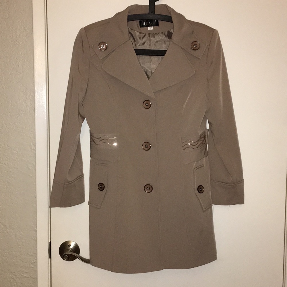 Petite Taupe Trenchcoat